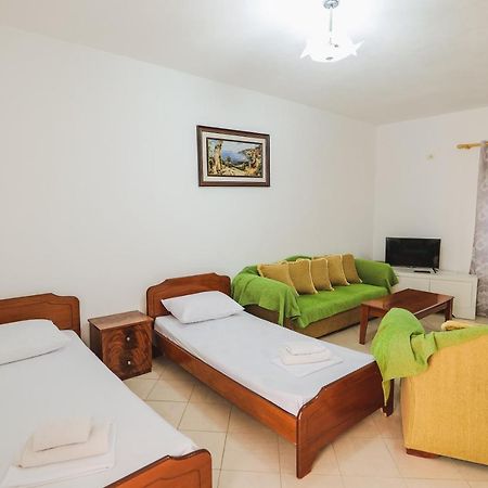 Vila Fredi Ksamil Esterno foto