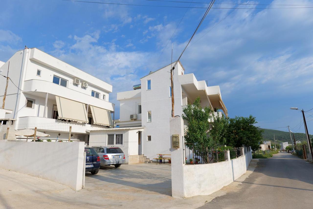 Vila Fredi Ksamil Esterno foto