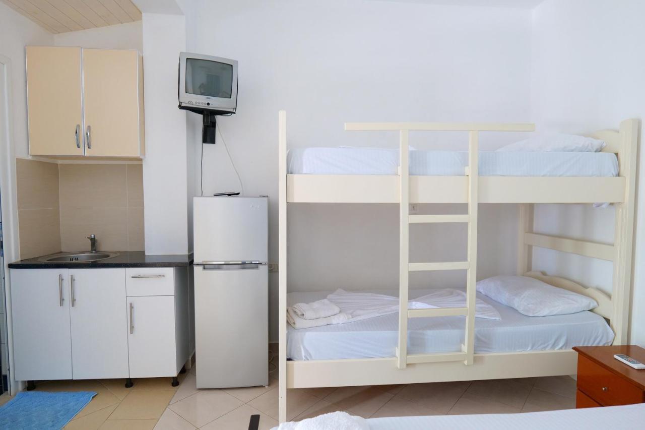 Vila Fredi Ksamil Esterno foto