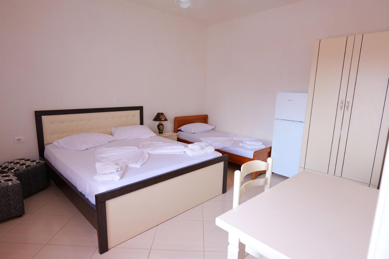 Vila Fredi Ksamil Esterno foto