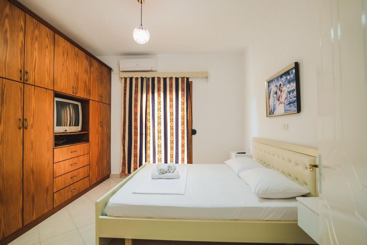 Vila Fredi Ksamil Esterno foto