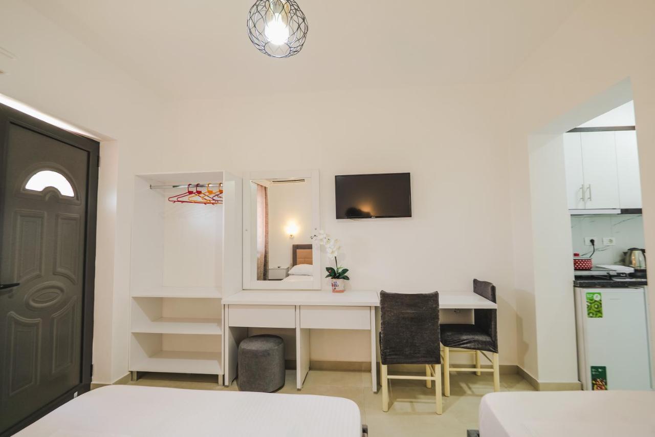 Vila Fredi Ksamil Esterno foto