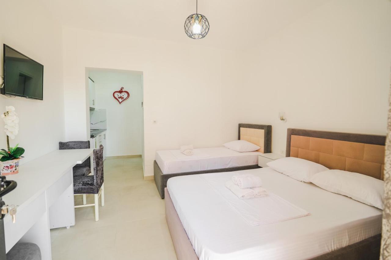 Vila Fredi Ksamil Esterno foto