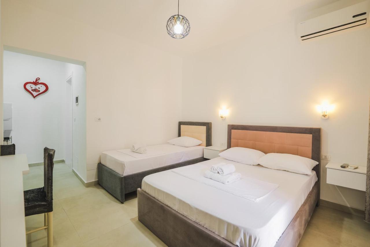 Vila Fredi Ksamil Esterno foto