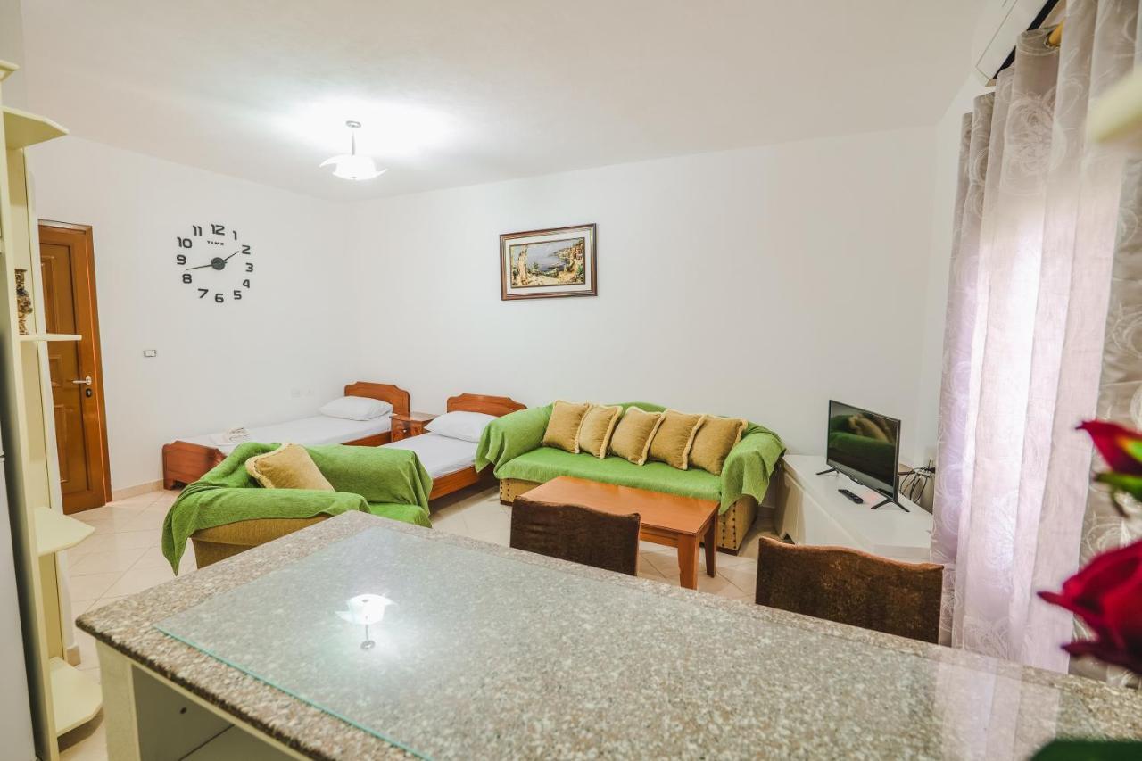 Vila Fredi Ksamil Esterno foto