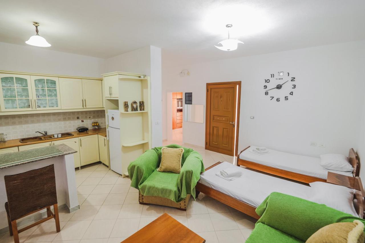 Vila Fredi Ksamil Esterno foto