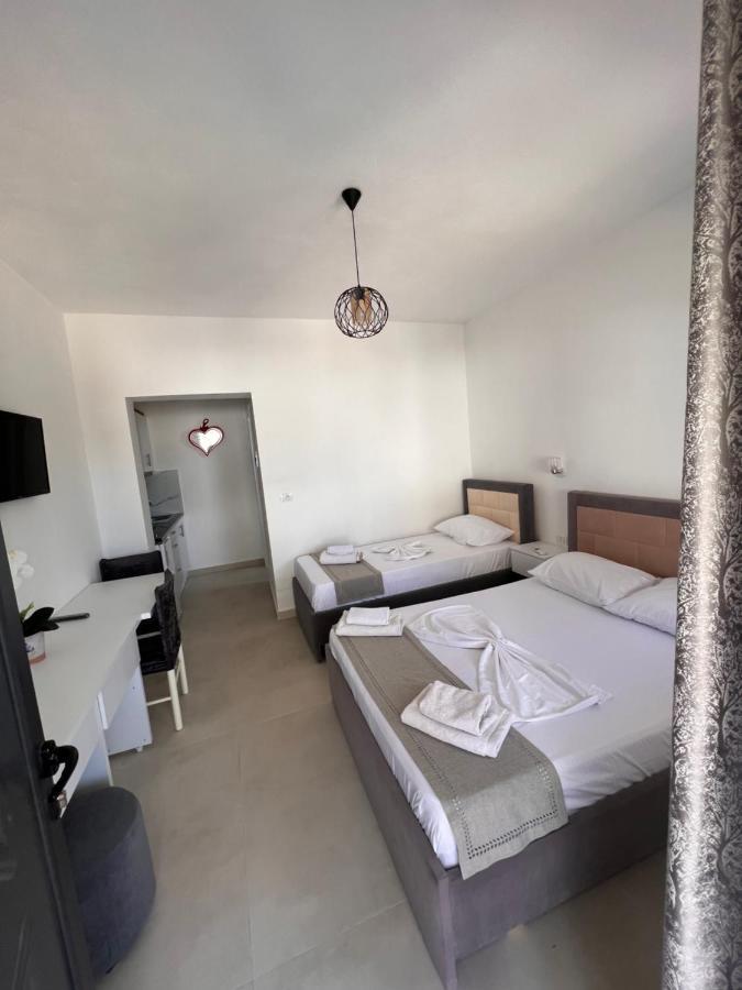 Vila Fredi Ksamil Esterno foto